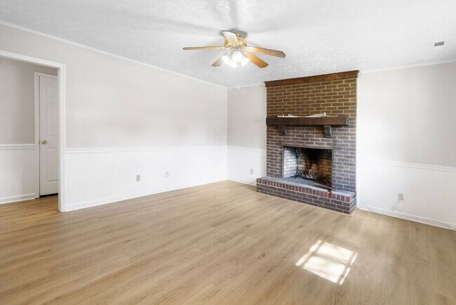 Photo - 3 Bedroom 1.5 Bath Ranch in Hope Mills