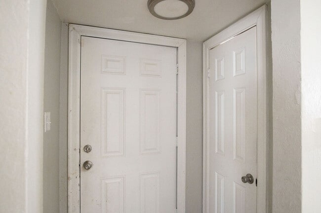 Photo - 331 Sandhurst Dr