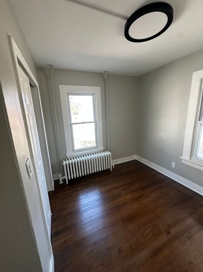 463 Main St Unit 1