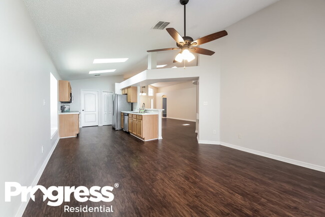 Photo - 92 Pine Forest Pl