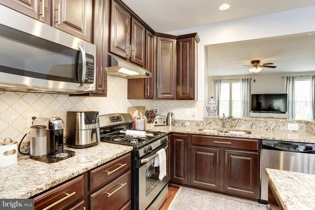 Photo - 7359 Matchbox Alley