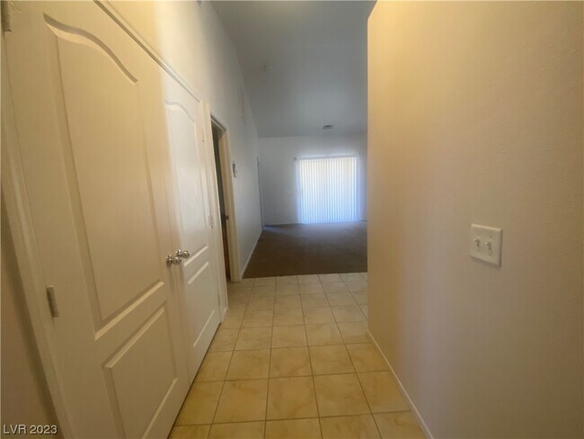 Photo - 2501 E Ambush St