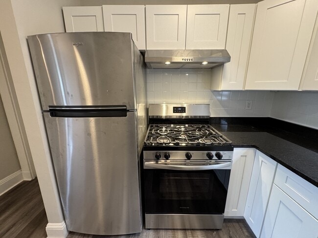 Photo - 335 Broadway Apartment Unit 11