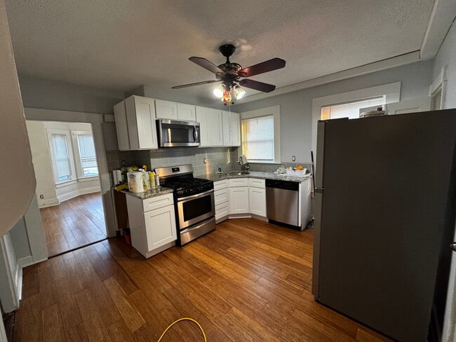Building Photo - 82 Birch St Unit 2 Rental
