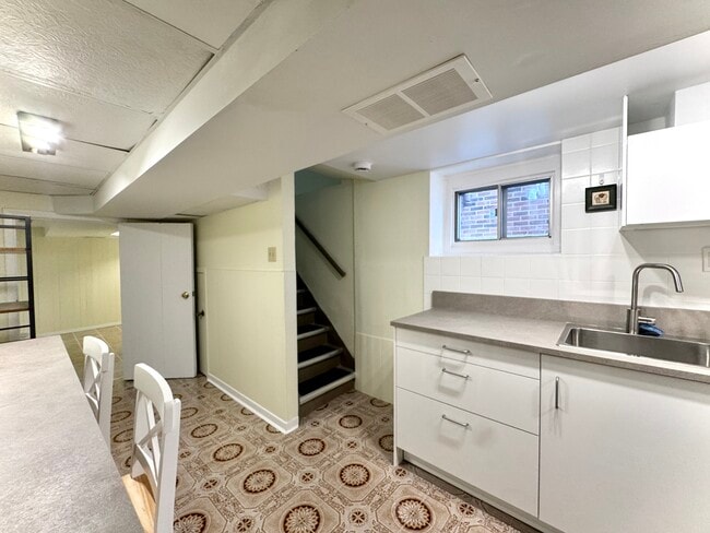 Photo - 154 Delaware Ave Unit BSMT Back