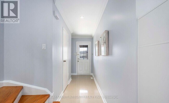 Photo - 22 Dunbar Crescent