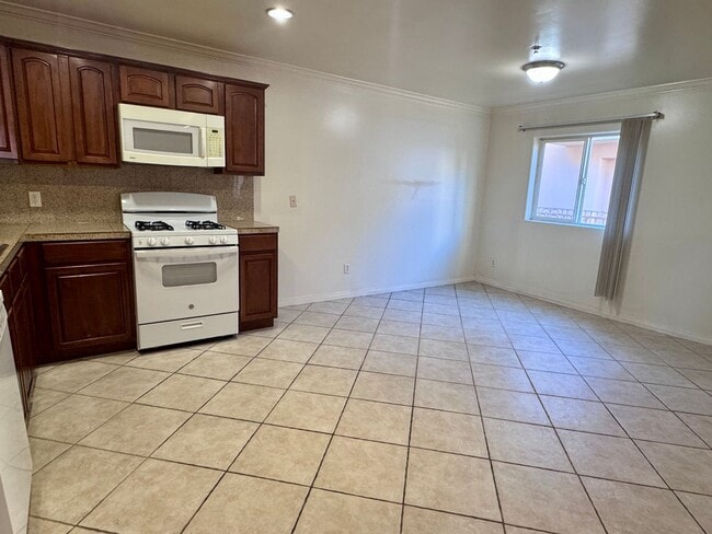 Photo - 3 Bedroom 2 Bath Penthouse condo in Van Nuys Unit 305