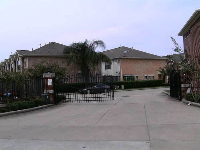 Photo - 5941 S Loop E Unidad 104