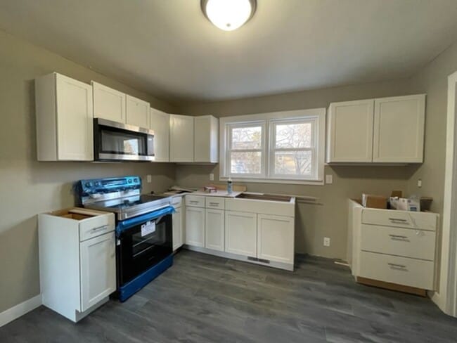Photo - HUGE SHOP! Updated 3 bedroom home in great location close to Mercy