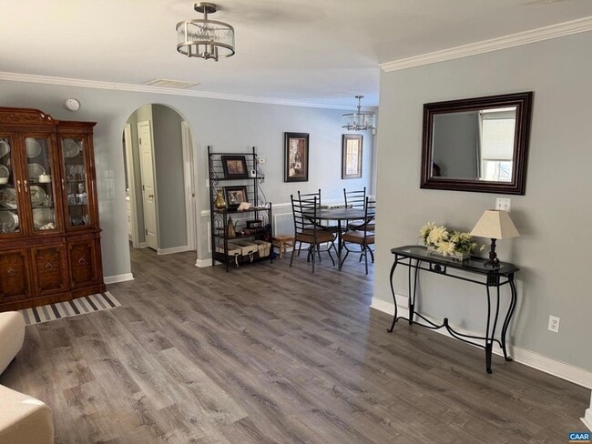 Photo - 136 Goldenrod Ct