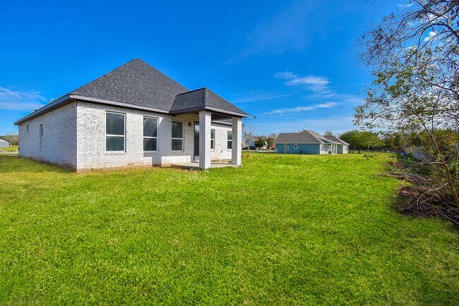 Photo - 209 Silverleaf Rd