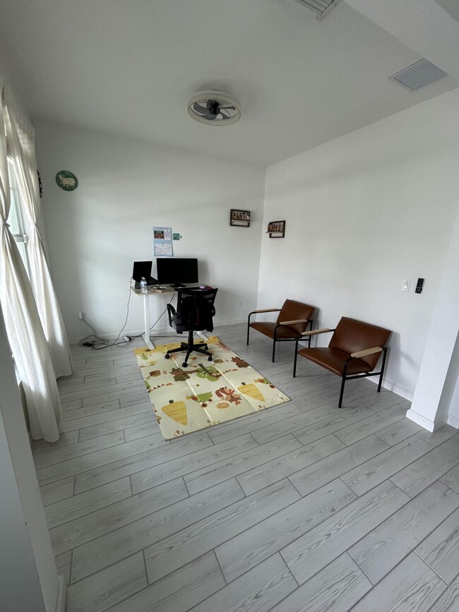 Photo - 12808 SW Eleanor Dr