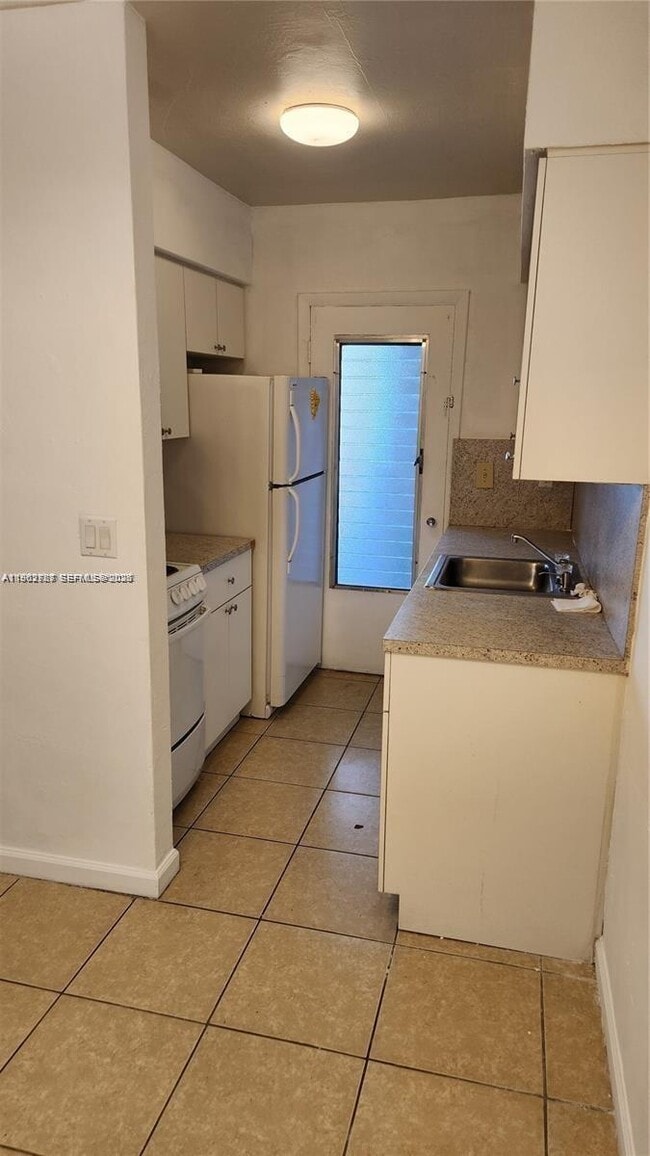 Photo - 236 Madeira Ave Unidad 3