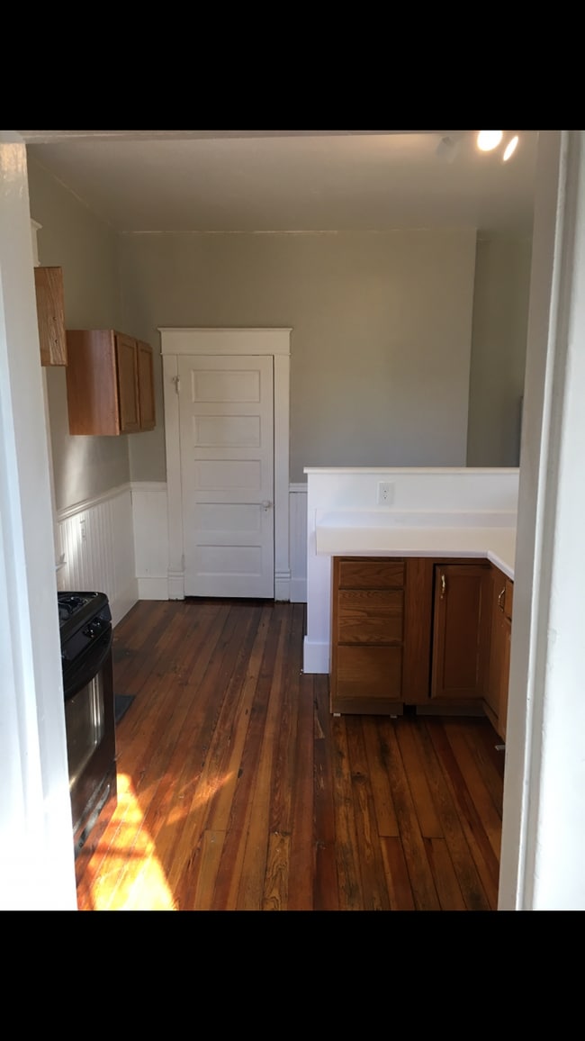 Photo - 710 Marshall Ave SW