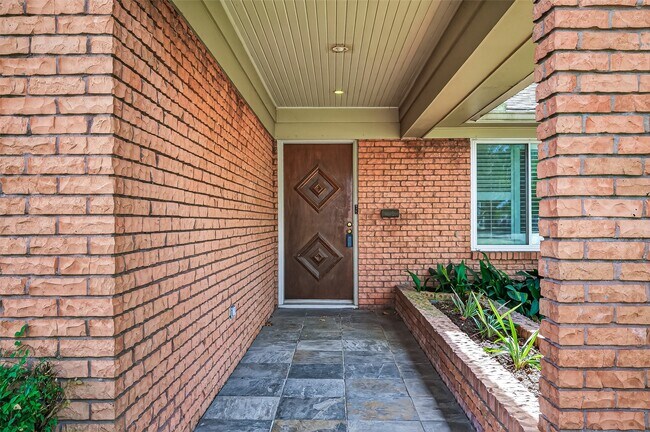 Photo - 7223 Alderney Dr