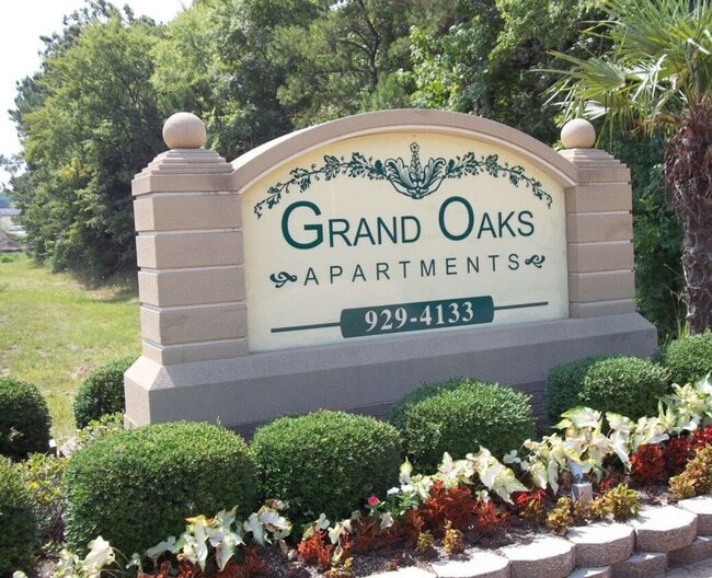 Grand Oaks Apartment Homes