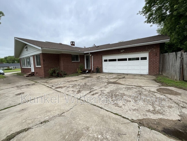 Photo - 7911 W Main St