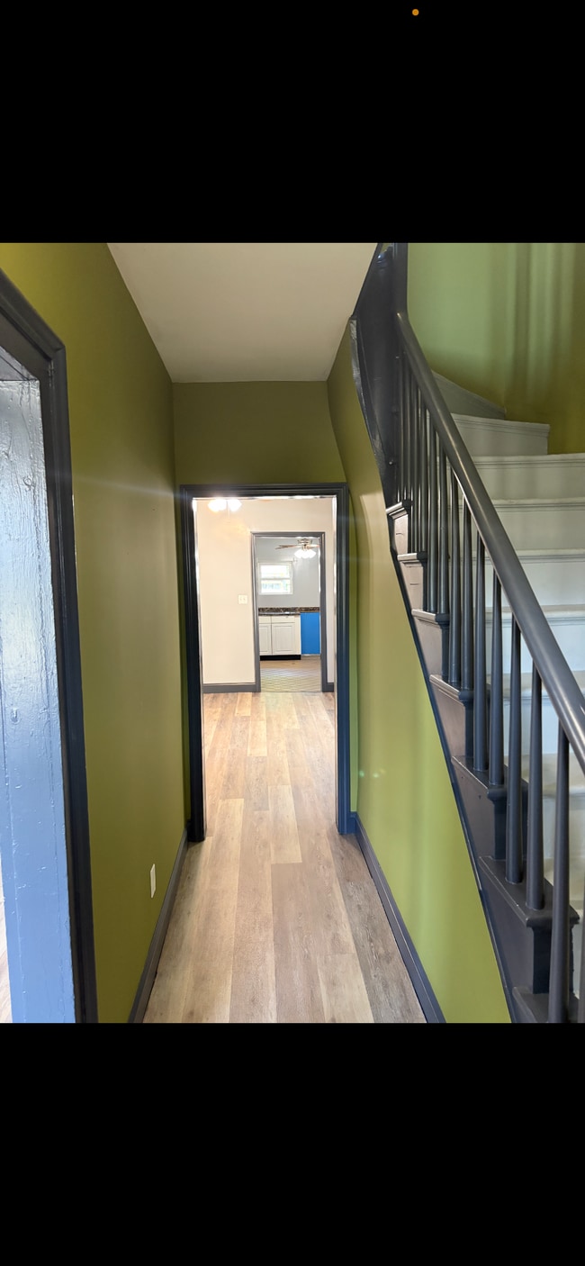 Photo - 431 Albright St SE