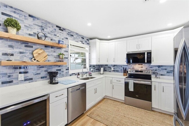 Photo - 201 Pompano Dr SE Unit C furnished