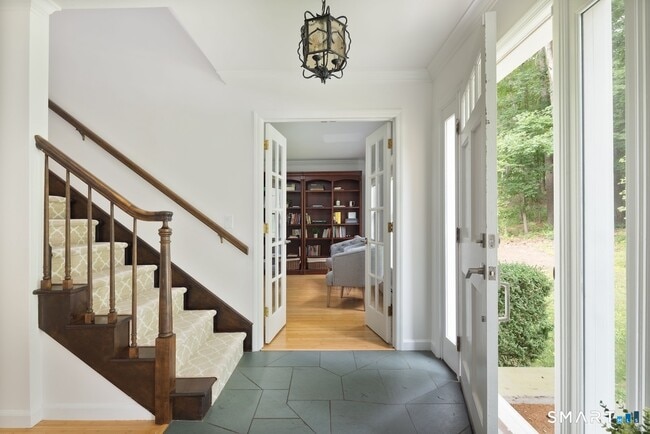 32 Burton Rd