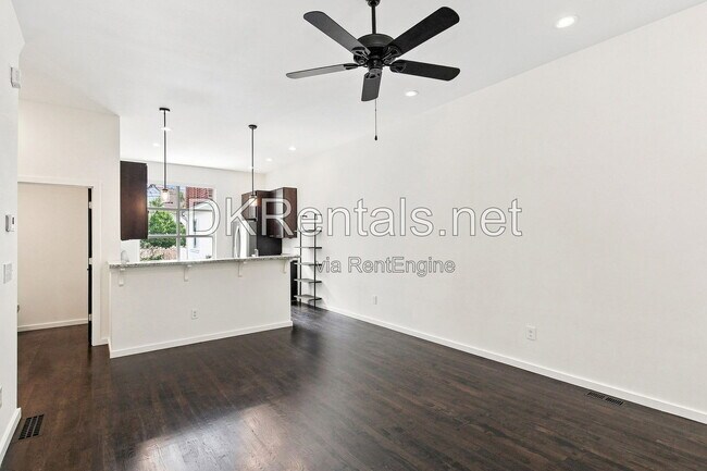 Photo - 201 S Howard St SE Unit 3