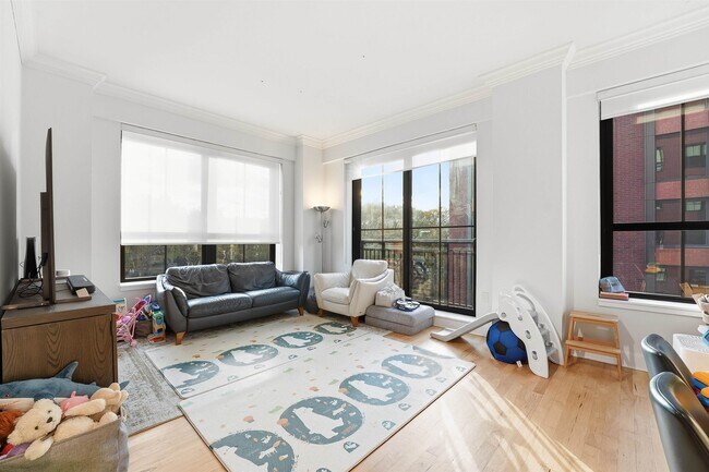 Photo - 1025 Maxwell Ln Unit 514