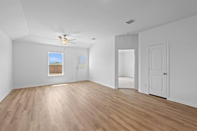 Photo - 440 Aplite Pass