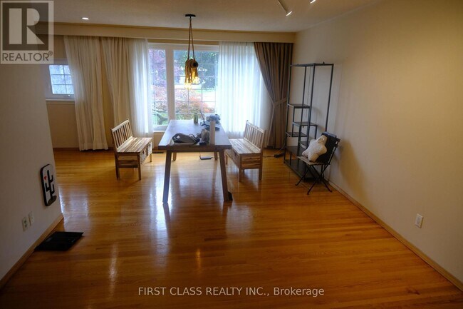 Photo - 64 Grove Park Crescent