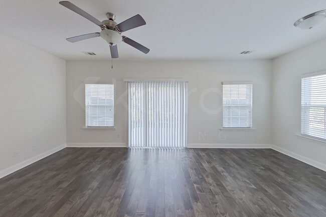 Photo - 415 Ferguson Ln