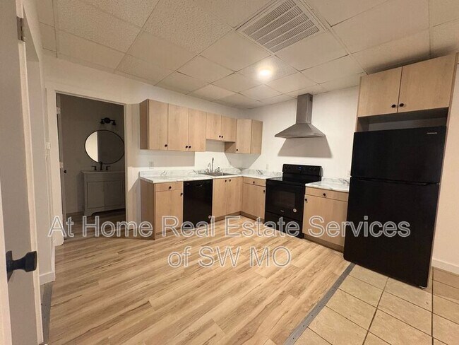 Photo - 3342 E Linwood St Unit 17