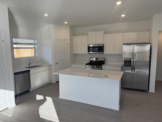 Photo - 117 Donnington Dr