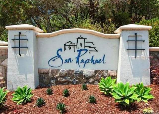 Building Photo - 11323 W San Raphael