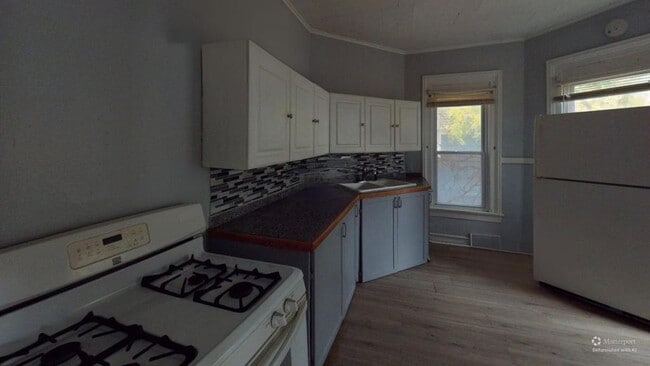 Photo - 10 Locust St