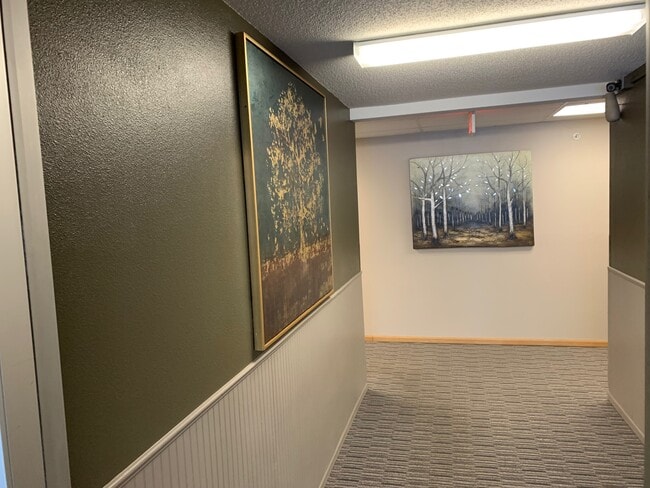 Photo - 431 Central AVE W