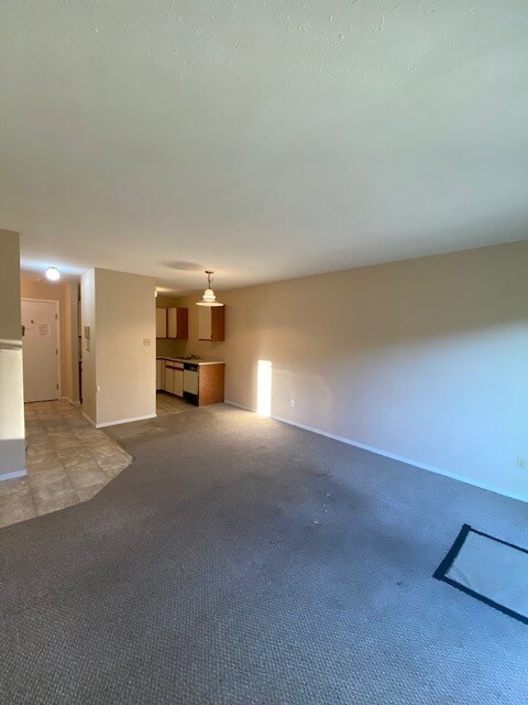 Photo - 1075 Edgett Rd Unit 5