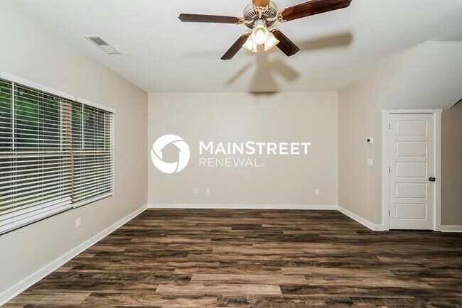 Photo - 3 Bedroom Pet-Friendly Home in ODENVILLE, AL with Main Street Renewal