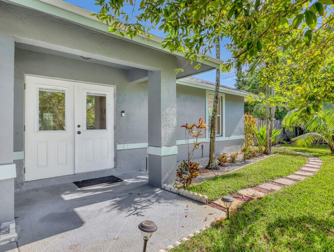 Photo - 1950 Wisteria St