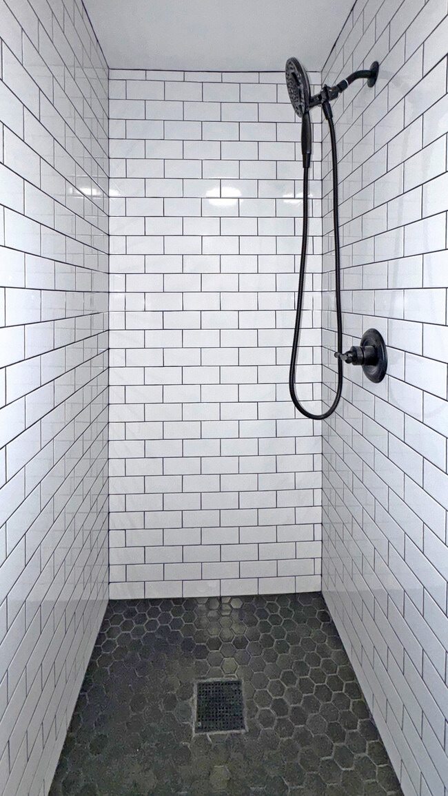 Photo - 18 Riverside Ave