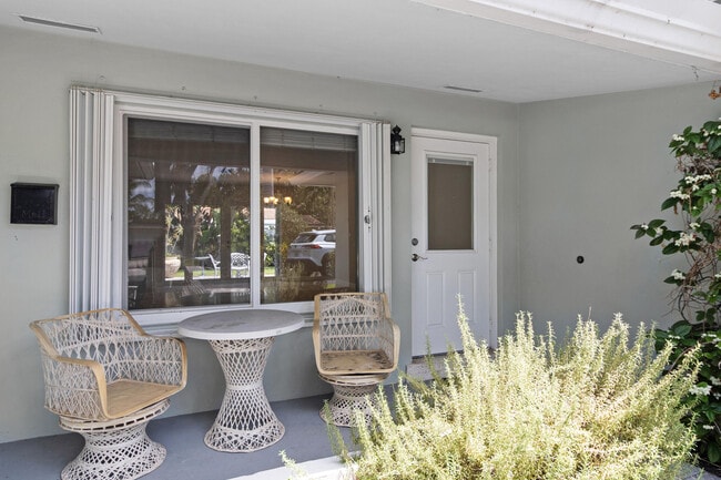 Photo - 1911 NE 27th St