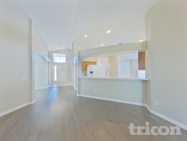 Photo - 31153 Whinsenton Dr