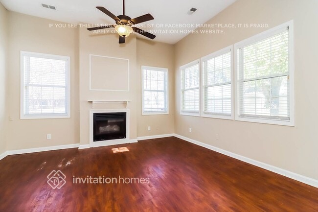 Photo - 260 Windcroft Cir NW