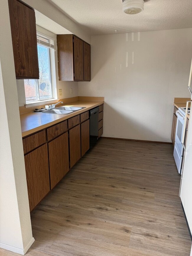 Photo - Newly remolded 3b/1b duplex