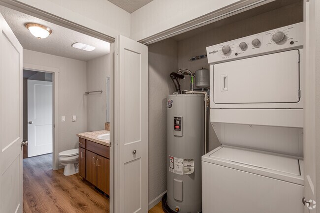 2HAB, 1BA - 844 - 908&nbsp;ft² - River Trail Apartments