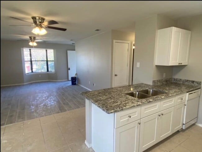 Photo - 4139 Stoneridge Dr