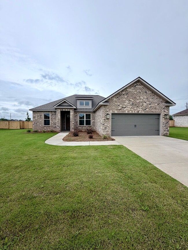 Building Photo - 204 Farmland Cir