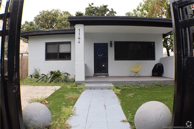 Building Photo - 1144 NW 30th St Rental