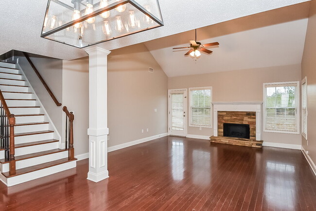 Photo - 240 Raleigh Way