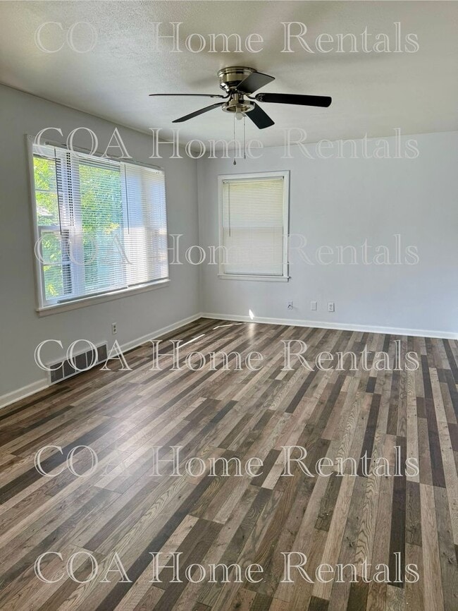 Building Photo - North East duplex