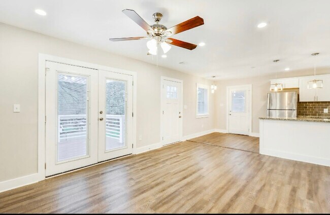 Photo - 2121 Nichols Ln