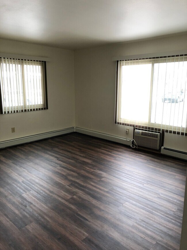 Photo - Browns Court Apartments